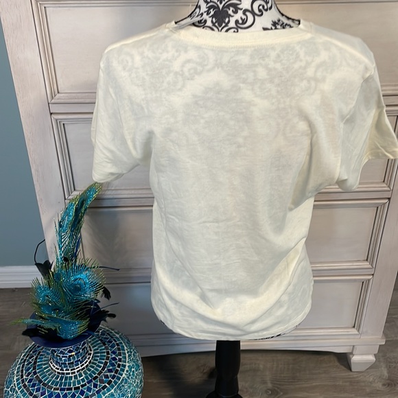 Juniors, hello kitty and friends for the world canvas, whimsical T-shirt, new - Picture 4 of 6